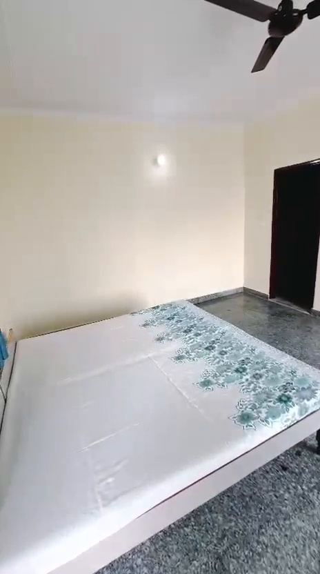 Sunrise PG room 1