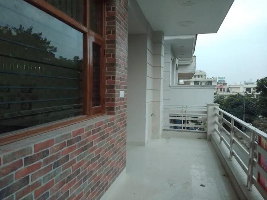 SP-1351 · Sector 46 — photo 2