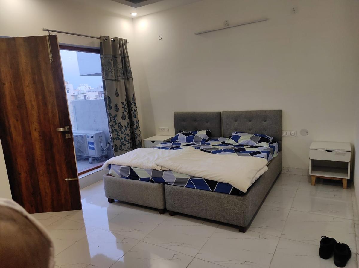 Luxury PG vs normal PG comparison Gurgaon